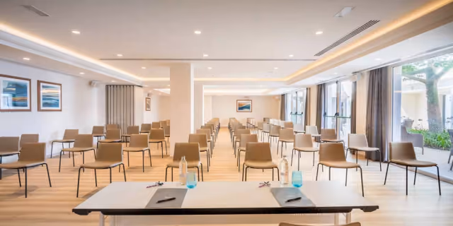 HOTEL BARCELÓ La Nucía Hills (Alicante), furniture by Hermanos Casares: photo 8